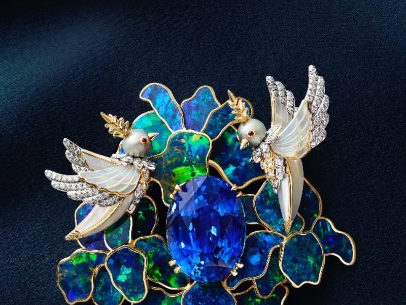 Pourquoi l’opale fascine autant les maisons de haute joaillerie ?