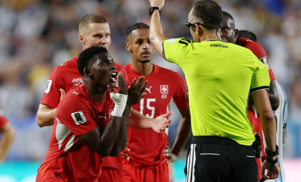 L’IFAB admet une erreur sur l’expulsion d’Embolo