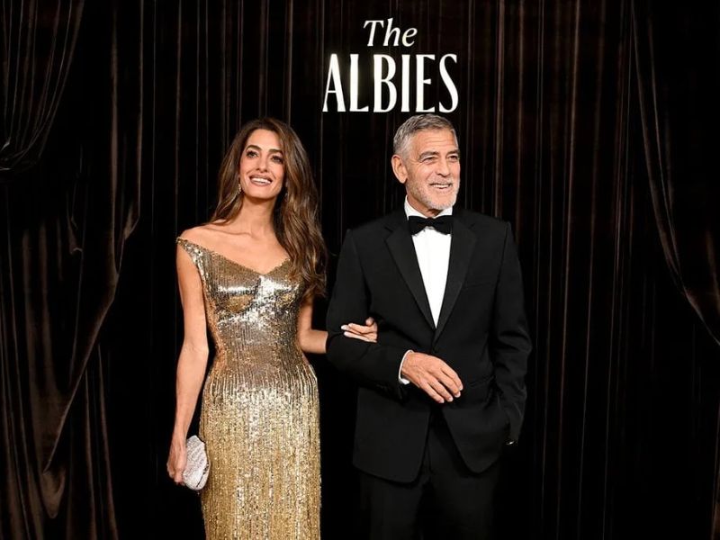 Amal Clooney fait briller Gucci avec une robe dorée spectaculaire aux Albies Awards