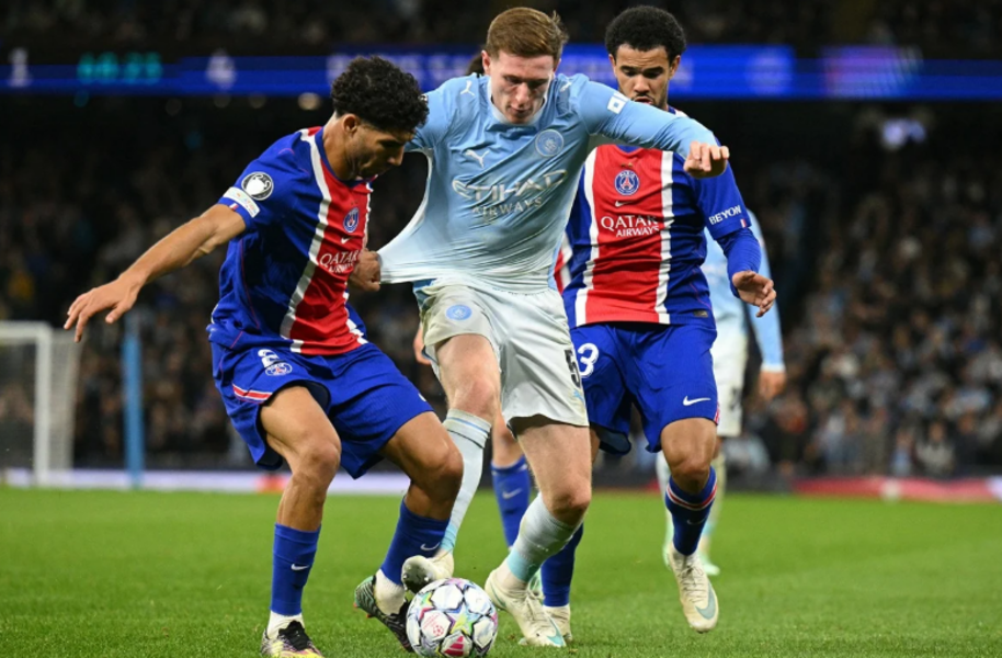 Ligue des champions : le PSG frappe fort à Manchester, le Real Madrid renverse la Roma
