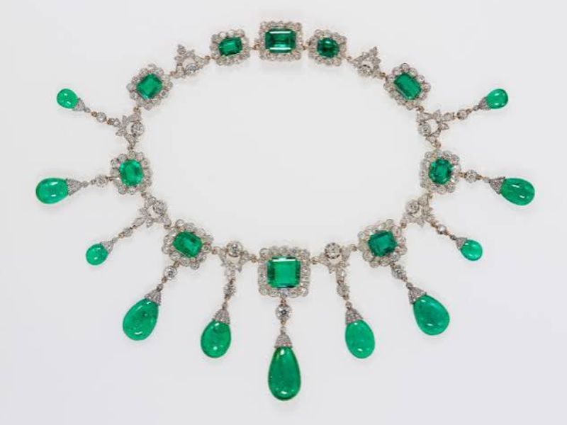 Buckingham Palace dévoile 500 ans de bijoux royaux britanniques dans une exposition inédite