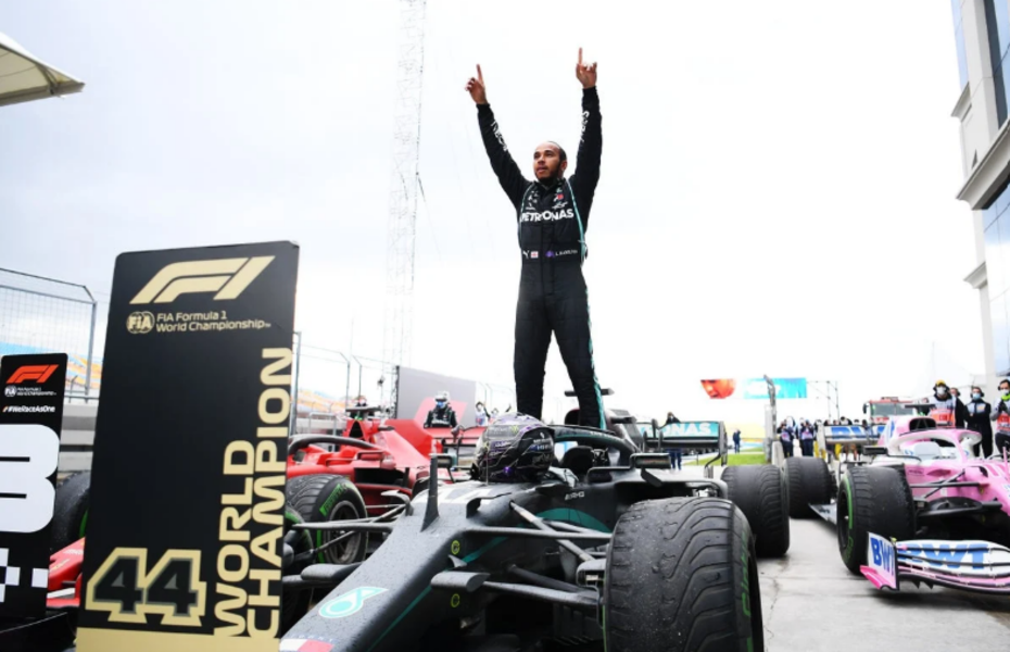 Formule 1 : Lewis Hamilton rêve de courir en Afrique et envisage de prolonger sa carrière
