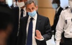 Nicolas Sarkozy condamné à un an de prison ferme , en attendant la Cour d'appel.
