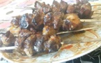 Une brochette de boulfaf , c'est bien, deux ça va et trois bonjour les dégâts