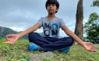Nouveau record Guinness : il devient le plus jeune professeur de yoga du monde à 9 ans