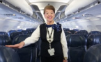 À 86 ans, elle devient la doyenne mondiale des hôtesses de l'air