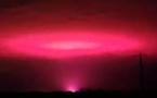 Australie : Une mystérieuse lueur rose illumine le ciel 