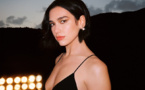 Dua Lipa à Marrakech pour une campagne publicitaire d’Yves Saint Laurent