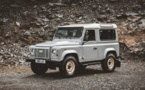Land Rover Classic dévoile la version Islay du classique V8 Defender