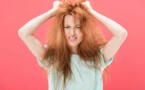 Domptez vos cheveux indisciplinés avec ces astuces naturelles