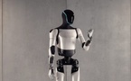 Le robot humanoïde de Tesla fait ses premiers pas dehors