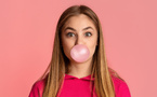 Microplastiques dans le chewing-gum : ce que vous mâchez sans le savoir