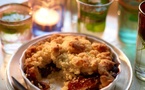 Crumble de dattes et noix, parfumé à la fleur d’oranger : un dessert marocain revisité