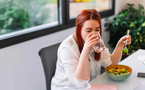Digestion légère : adoptez ce geste simple à table pour retrouver votre confort