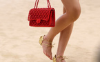 La sandale Chanel qui ne couvre… qu’un talon : la mode a-t-elle perdu un orteil en route ?