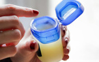 La vaseline, un produit simple devenu incontournable dans les routines de soin