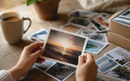 Tenir une photo entre ses mains : le luxe qu'aucune appli ne remplace