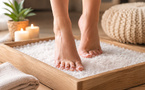 Et si marcher sur du sel devenait votre nouveau rituel détente ?