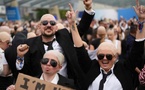 Pitbull transforme Londres en réunion de faux chauves et décroche un record improbable