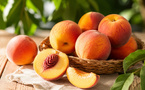 La pêche, le fruit d'été qui fait autant de bien qu'il régale