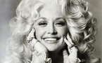 Dolly Parton : comment une icône de la country est devenue un phénomène culturel mondial