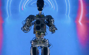 Elon Musk prévoit de vendre le robot humanoïde de Tesla Optimus en 2025