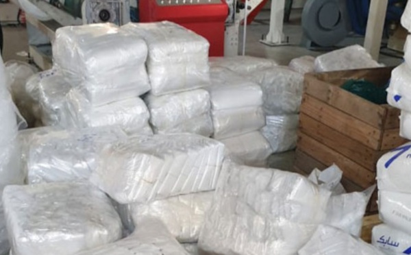 DÉMANTÈLEMENT D'UNE USINE CLANDESTINE DE FABRICATION DE SACS EN PLASTIQUE À TANGER