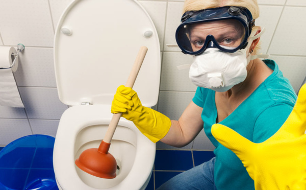 Voici comment déboucher vos toilettes sans déboucheur !