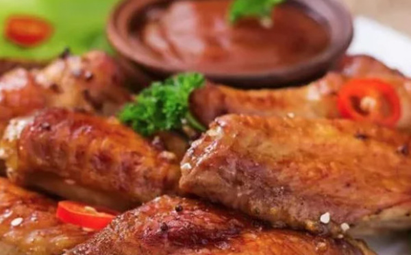 Poulet mariné aux herbes de Provence, sauce au chorizo et purée de courgettes de Ducros