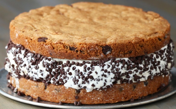 Sandwich géant à la crème glacée