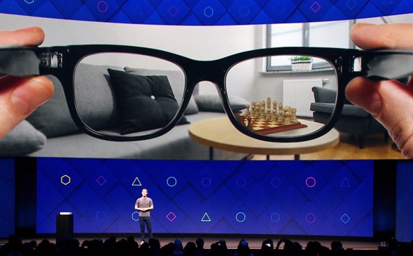 Facebook prépare le lancement de lunettes connectées avec Ray-Ban
