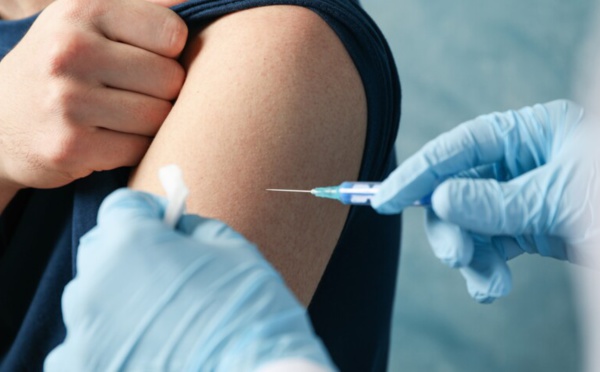 Une seule dose de vaccin anti-Covid-19 ne suffit pas 