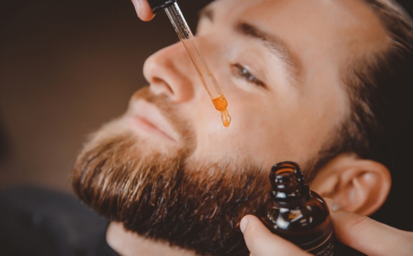L'huile de ricin pour la barbe : quels bienfaits ?