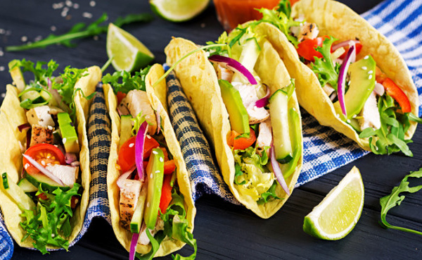Tacos healthy au poulet et à l'avocat
