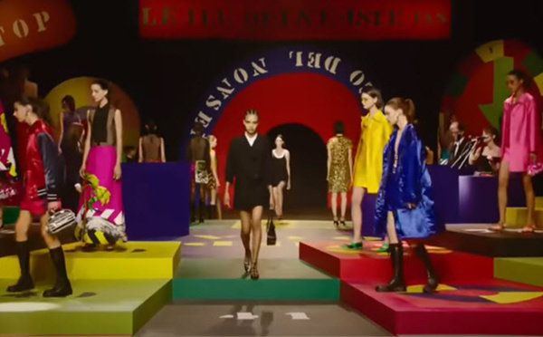 Fashion week Paris : défilés  mode printemps-été 2022