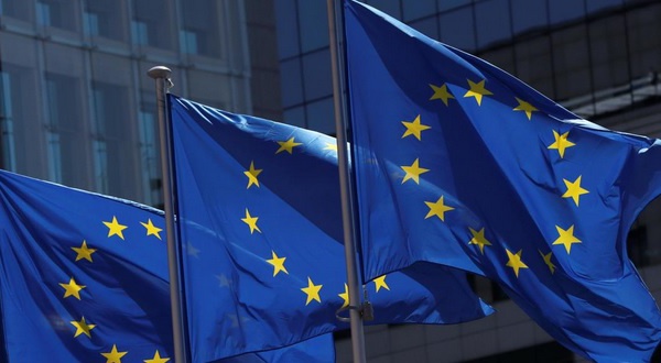 Le double-jeu à triple bande de l’UE