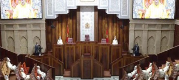 SM le Roi adresse un discours au Parlement 