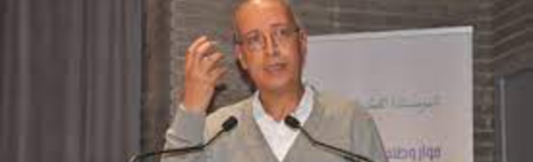 Le spectacle et le « souk » de la politique