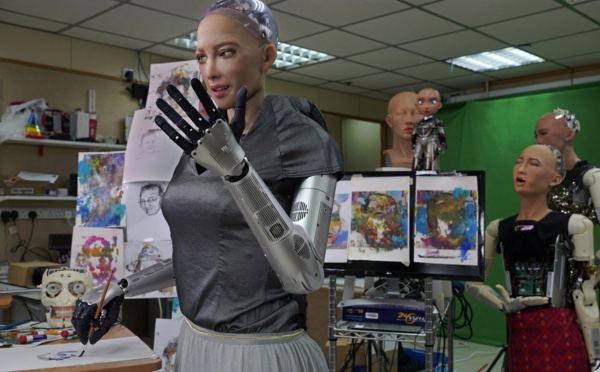  Sophia, le robot humanoïde, devient un NFT vendu aux enchères
