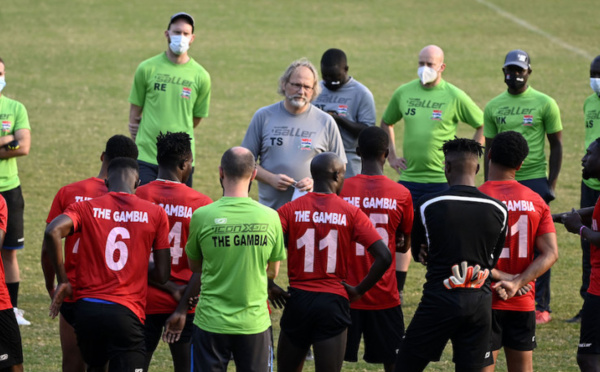 CAN : Six joueurs par chambre, mauvais hôtel... le coach gambien crie au scandale