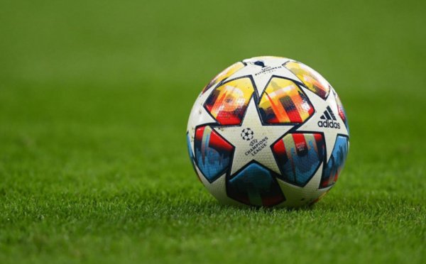 Adidas suspend son partenariat avec la Fédération russe de football