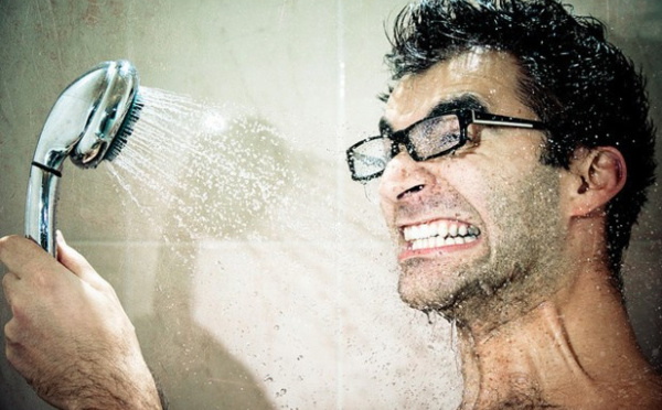 Découvrez les bienfaits d'une douche froide