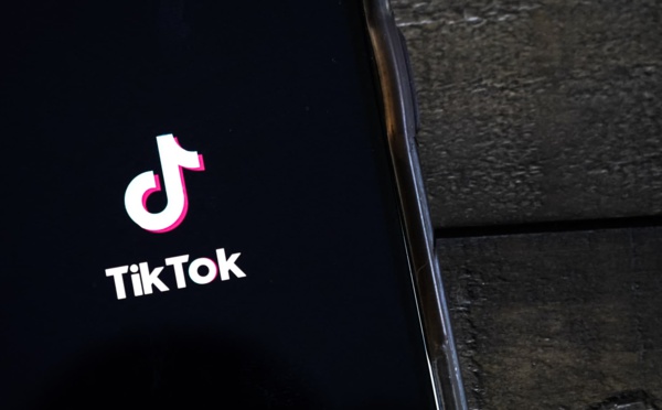 Tiktok suspend la création de nouvelles vidéos en Russie