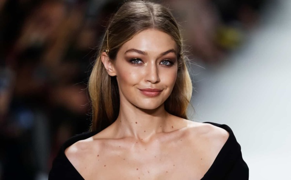 Gigi Hadid va faire don de son salaire à la Palestine et à l'Ukraine