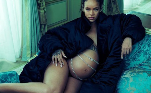 Rihanna en couverture de Vogue : Pourquoi son ventre est retouché ?