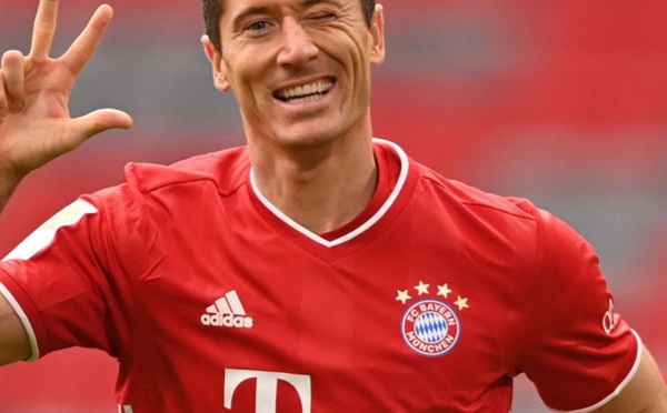 Lewandowski gagne 25 millions d'euros mais  voudrait plus   d’après Uli Hoeness