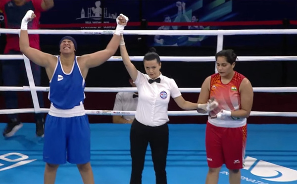 Mondial féminin de Boxe : Khadija Mardi s’assure une deuxième médaille historique et se qualifie en demi-finale