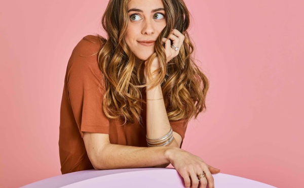 Lucy Fink fait don de son excès de lait maternel