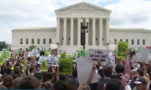 La Cour suprême des États-Unis révoque définitivement le droit constitutionnel à l’IVG