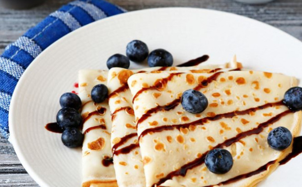 Crêpes aux myrtilles et aux amandes